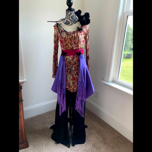 6pc Witchy woman in streetwear - Picture 4 of 16